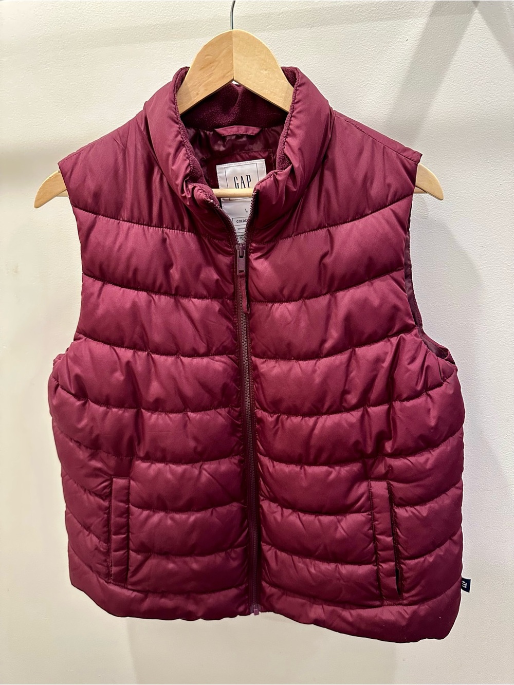 GAP Quilted Puffer Vest in Wine